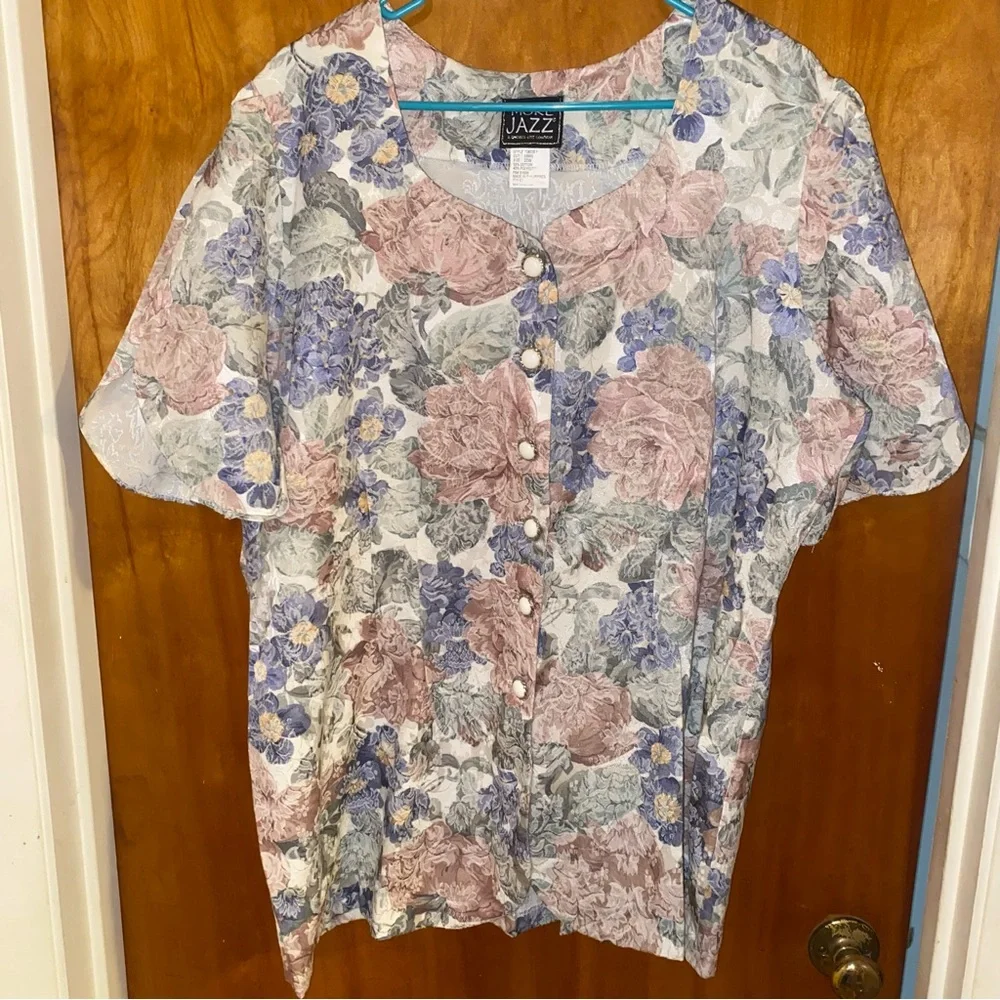 Vintage More Jazz flowered button up top. SZ 22W - Picture 6 of 7